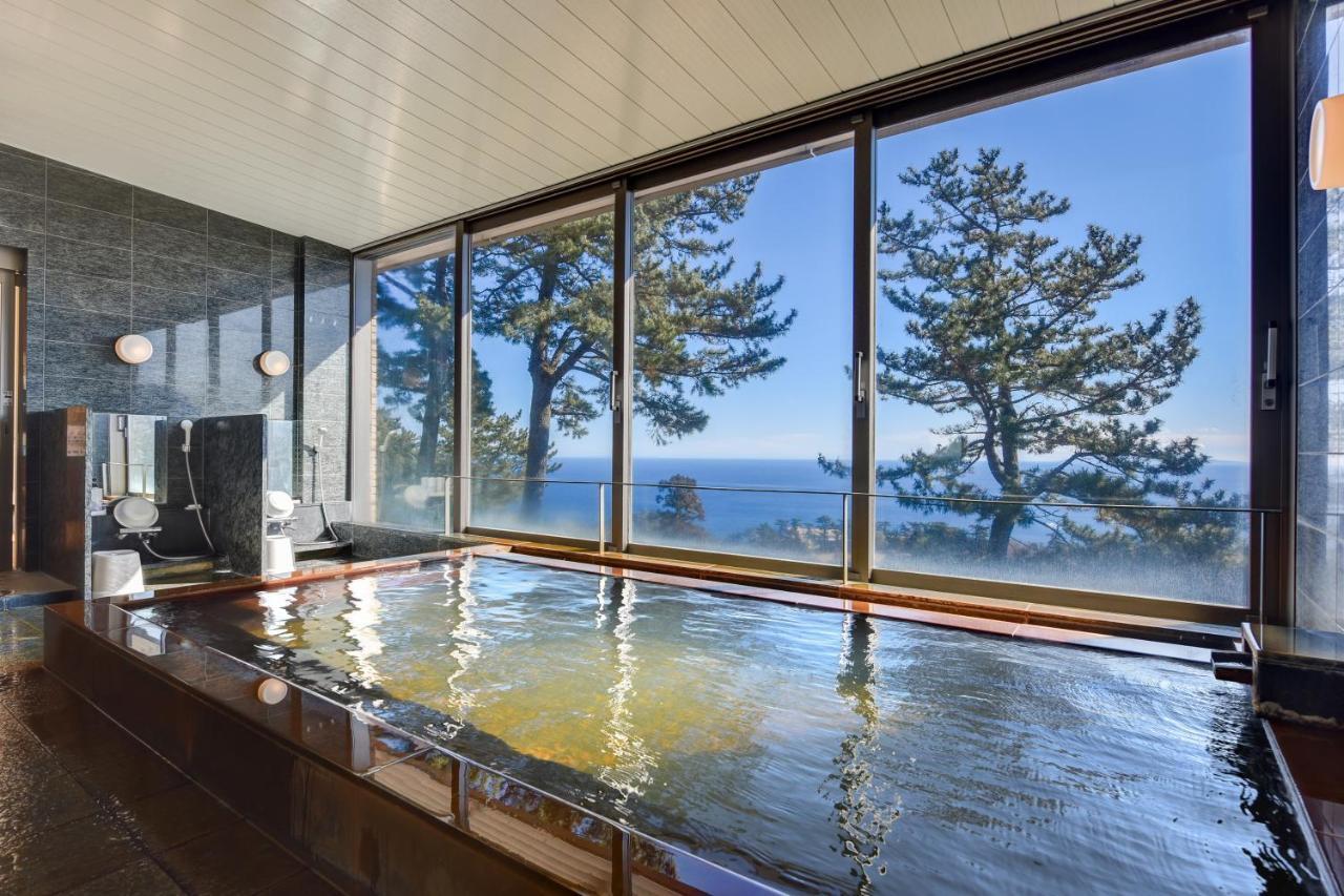 ホテル 熱海倶楽部迎賓館 熱海市 エクステリア 写真